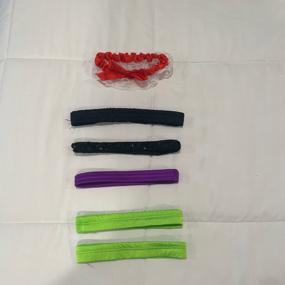 BRAND NEW 4 MONEY GARTERS